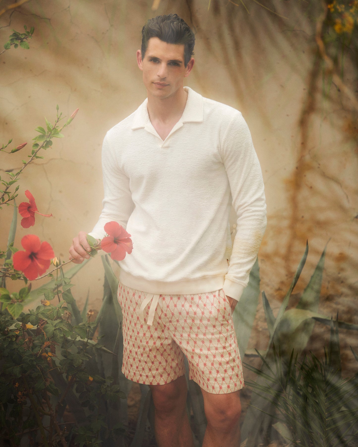 Alex - Relaxed Fit Lattice Embroidery Jacquard Shorts in Summer Red/White Sand