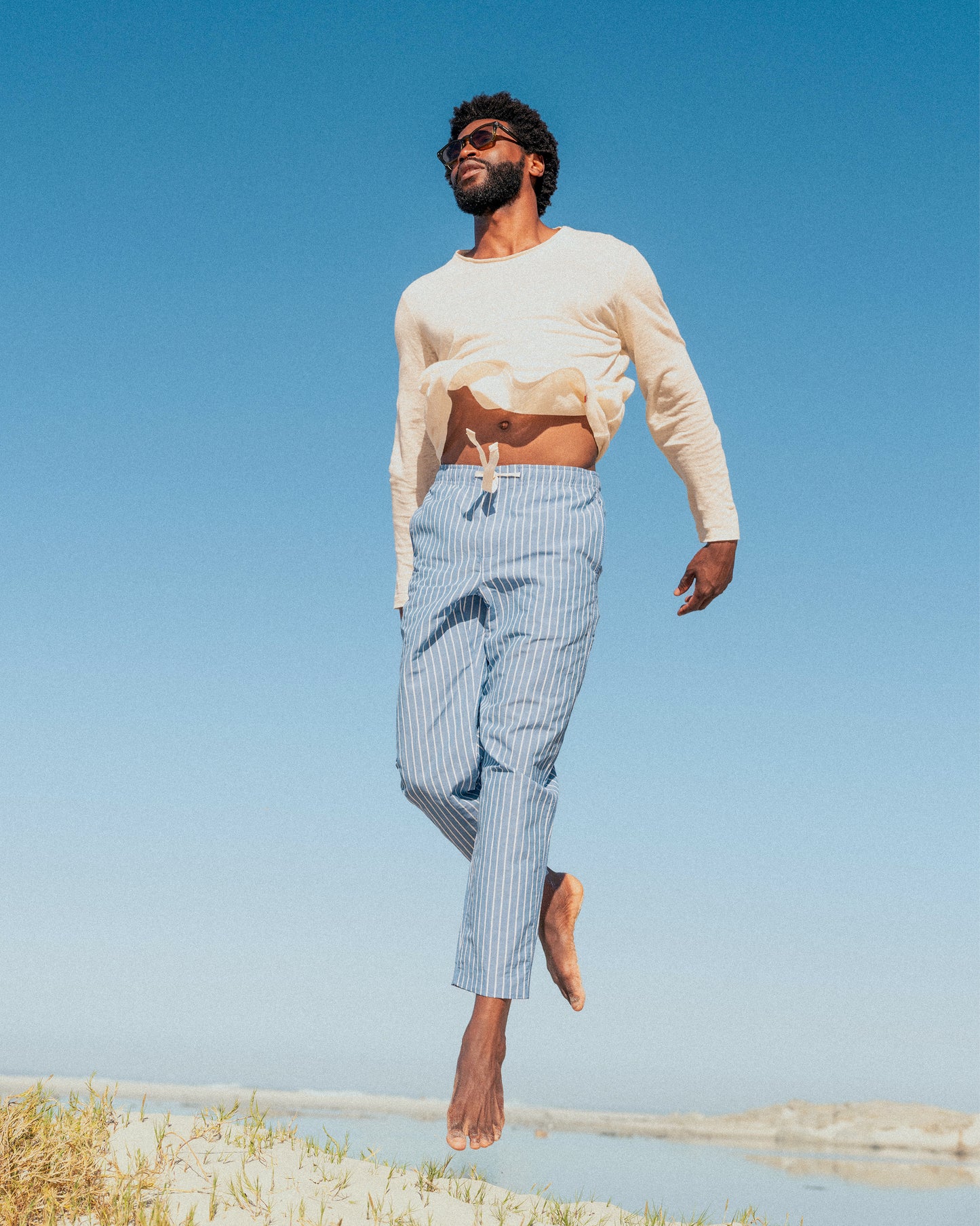 Alex Stripe - Relaxed Fit Deckchair Stripe Trousers in Catalina Blue/White Sand View