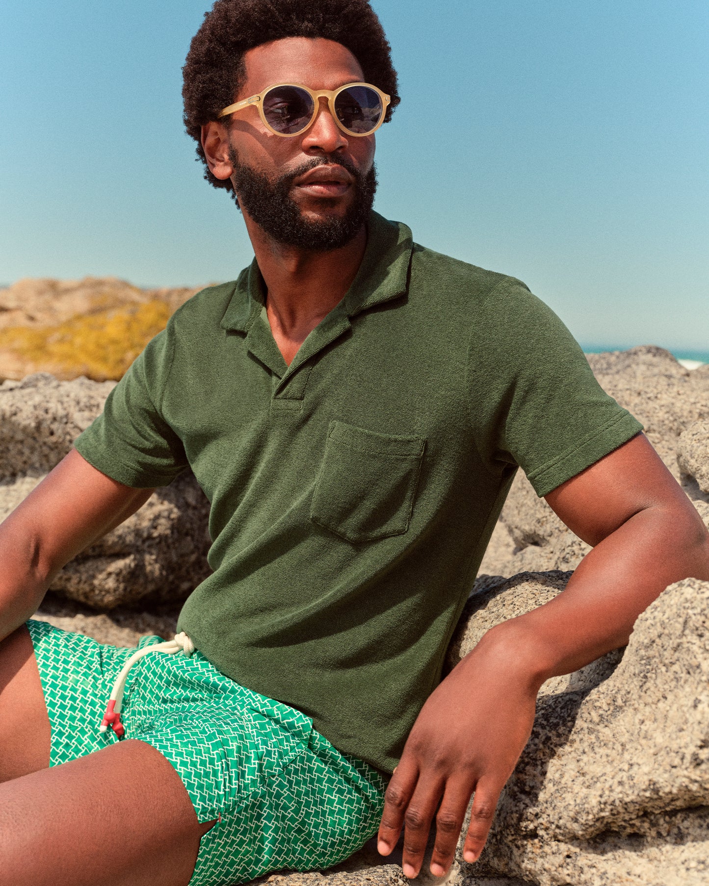 Terry Towelling - Tailored Fit Cotton Towelling Resort Polo Shirt in Amazonian Green