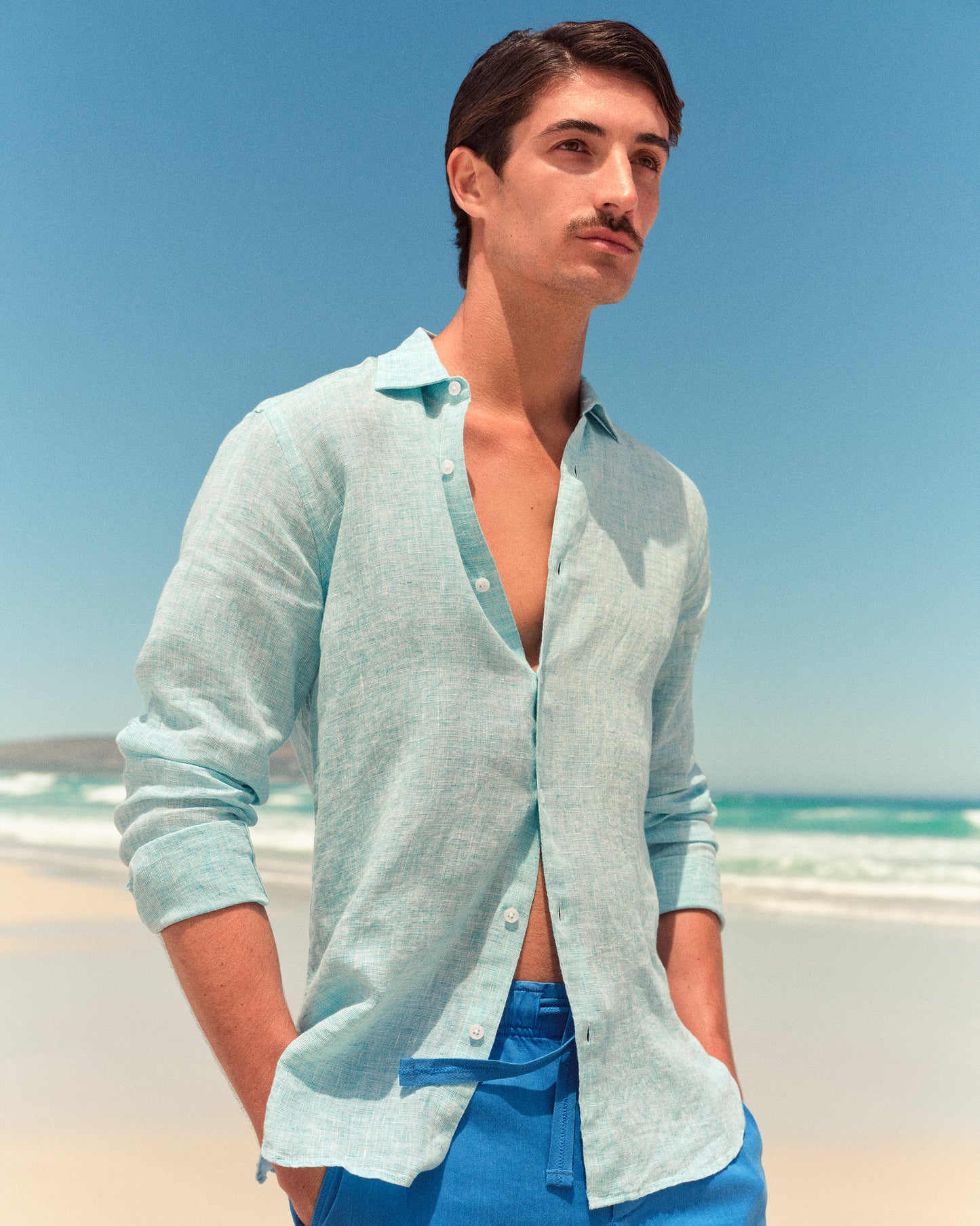 Giles Linen - Tailored Fit Classic Collar Long-Sleeve Lightweight Linen Shirt in Aqua Blue/White