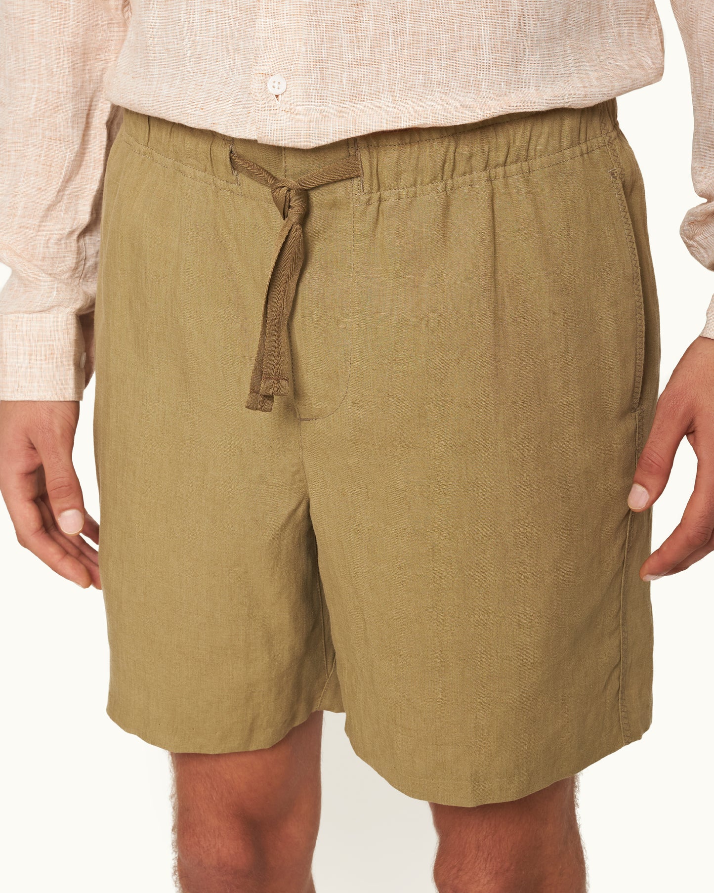 Alex - Relaxed Fit Drawcord Linen Shorts in Agave Green Detail