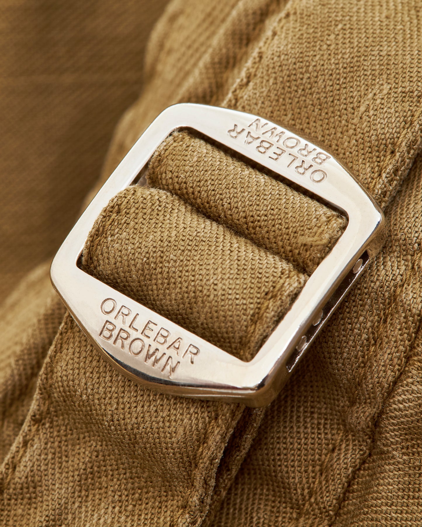 Bulldog Garment Dye - Mid-Length Garment Dye Linen-Blend Shorts in Agave Green Detail Buckle