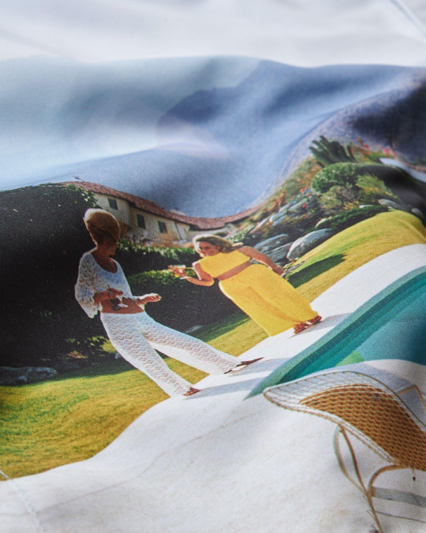 Bulldog - Kaufmann Cocktail Photographic Print Mid-Length Swim Shorts Woven In Italy Detail Ott