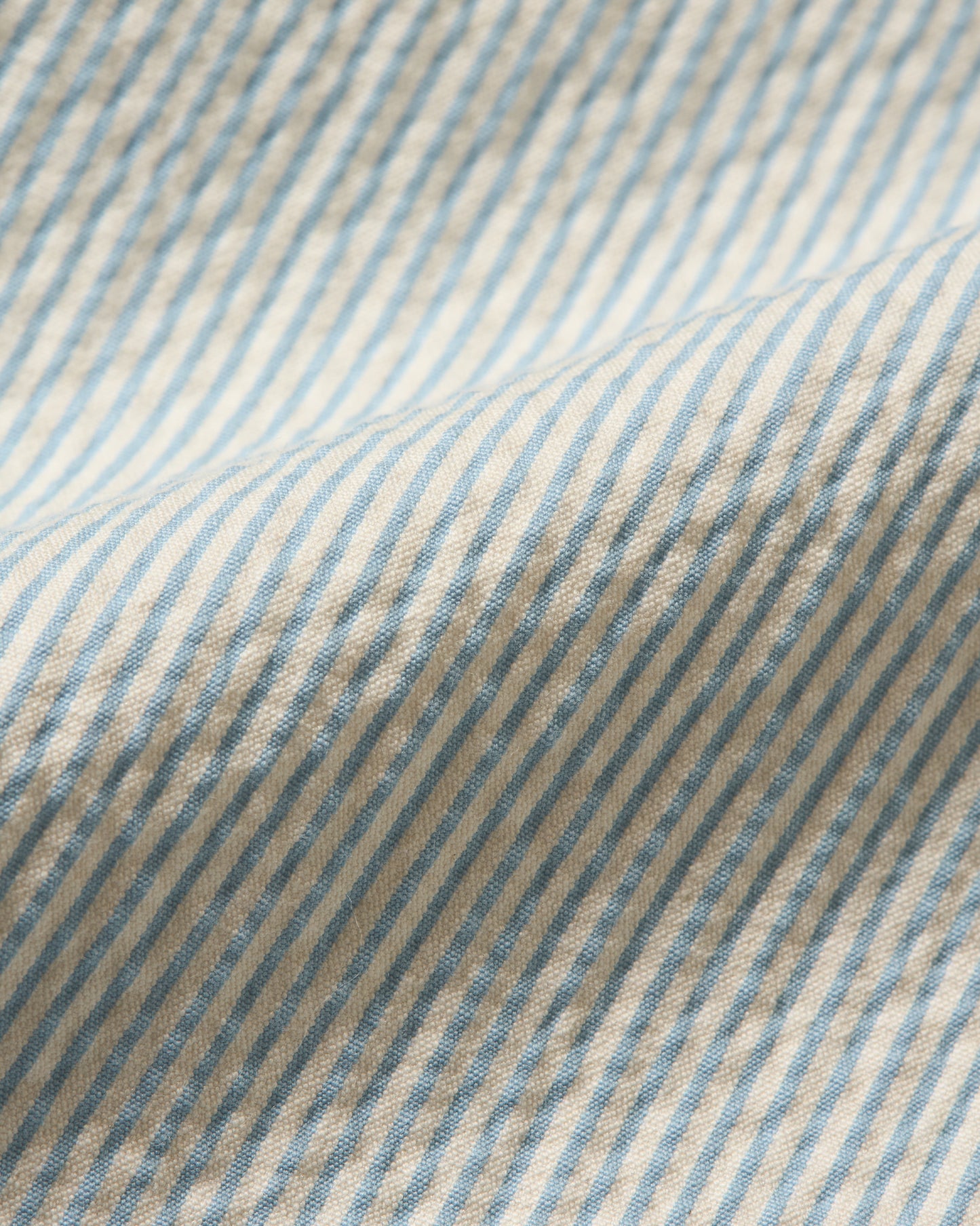Cornell Seersucker - Easy Tailored Fit Seersucker Drawcord Shorts In Wave Blue/White Sand Stripe Detail Other View