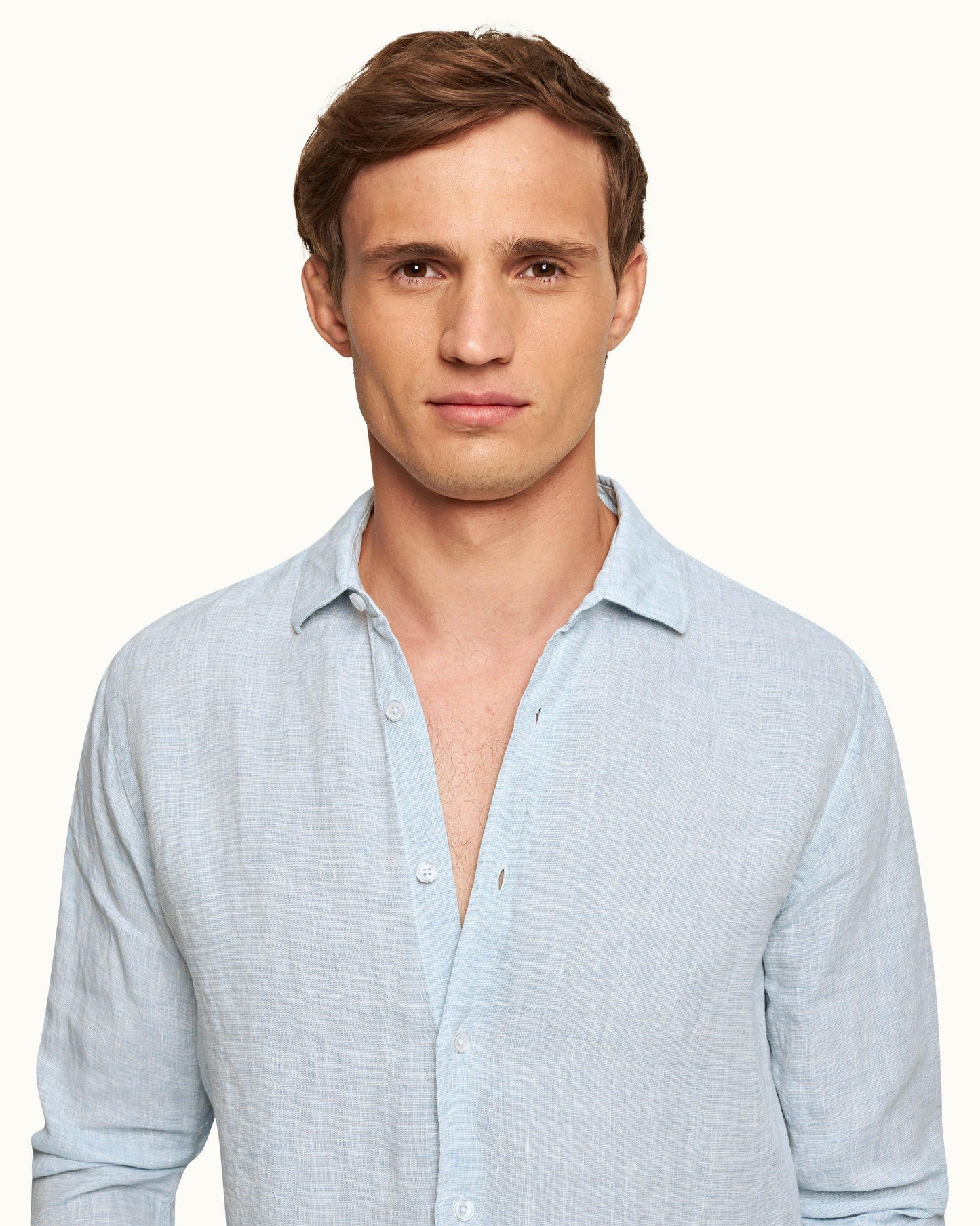 Giles Linen - Mens Pale Blue/White Classic Collar Tailored Fit Linen Shirt Collar Detail View
