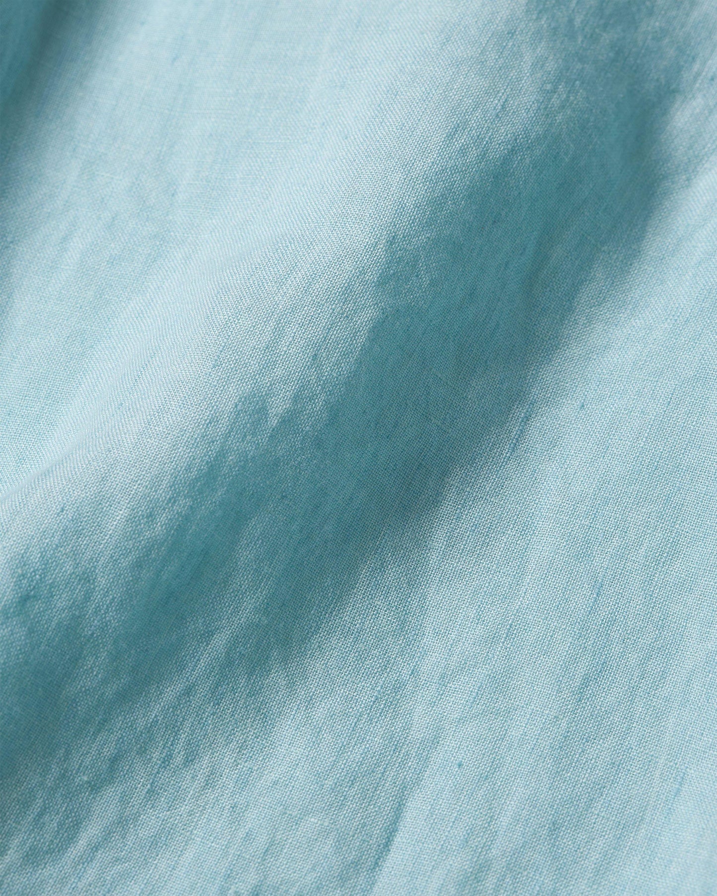 Giles - Tailored Fit Classic Collar Linen Shirt Woven In Italy in Light Sky Pool colour Detail Ott