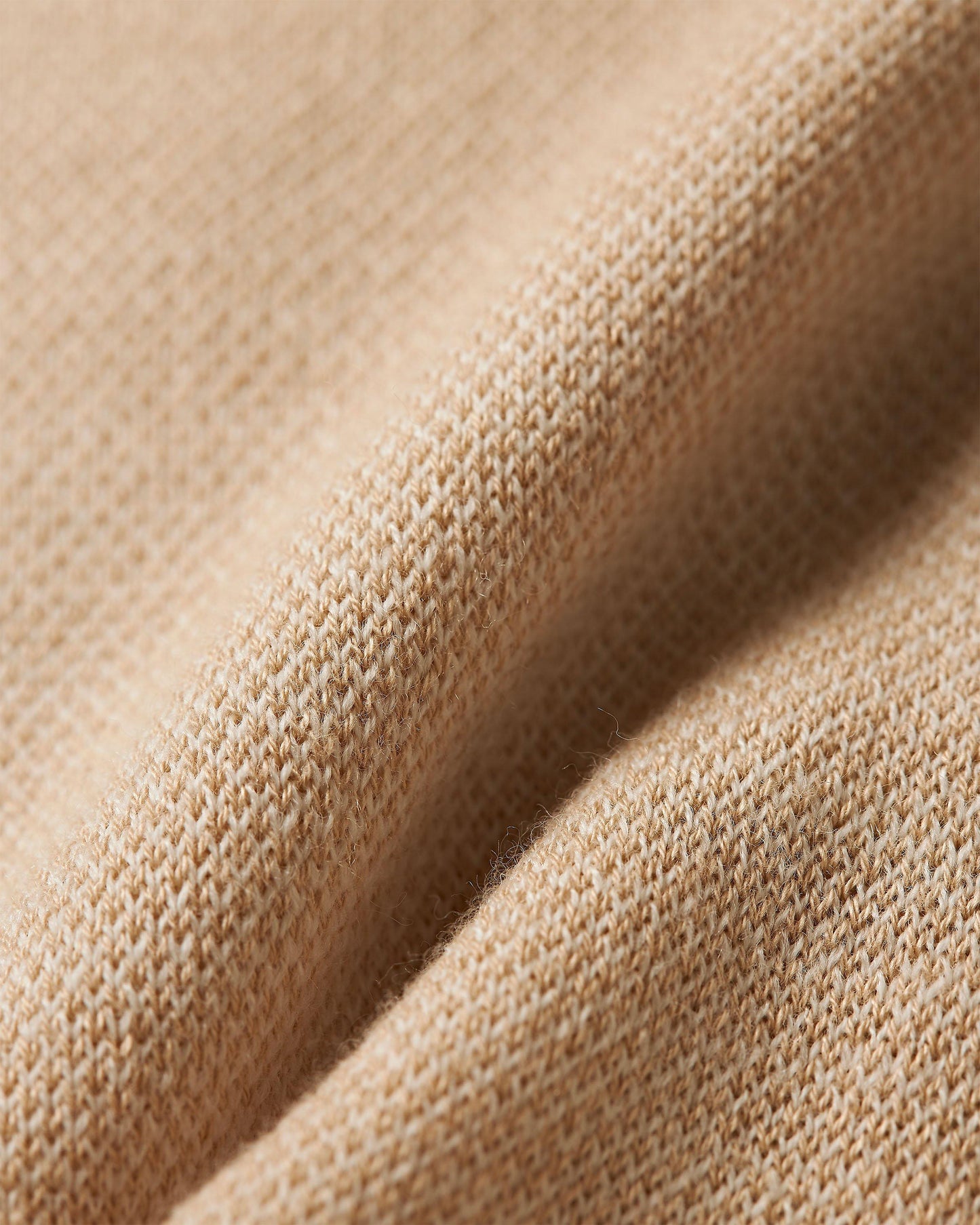 Horton - Mens Tailored Fit Contrast Texture Merino Polo Shirt In White Sand/Biscuit Colour Logo Detail View