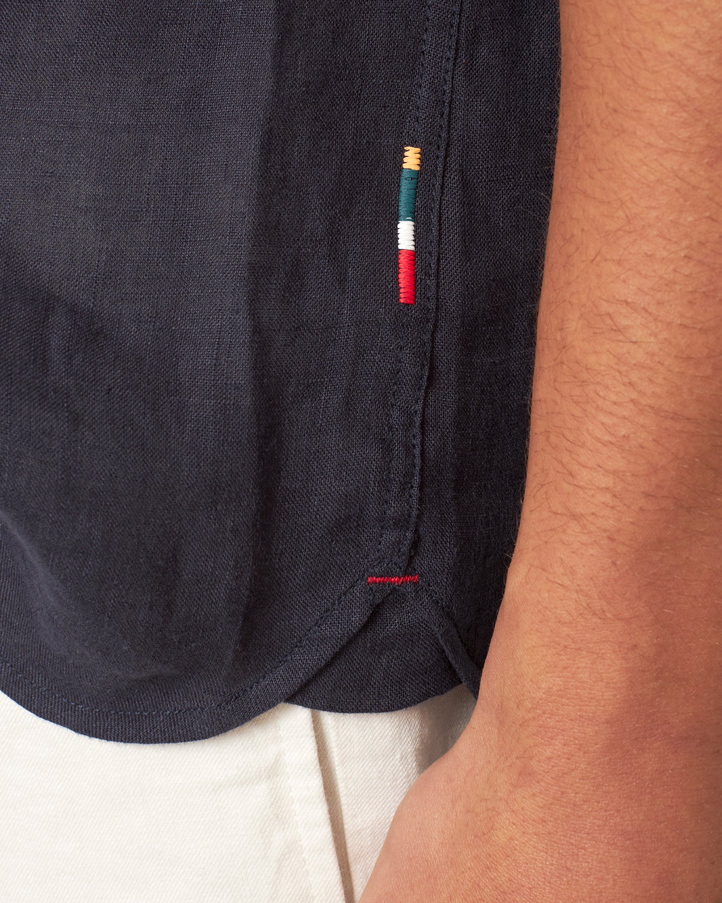 Justin - Relaxed Fit Classic Collar Laundered Linen Shirt in Night Iris Detail 2