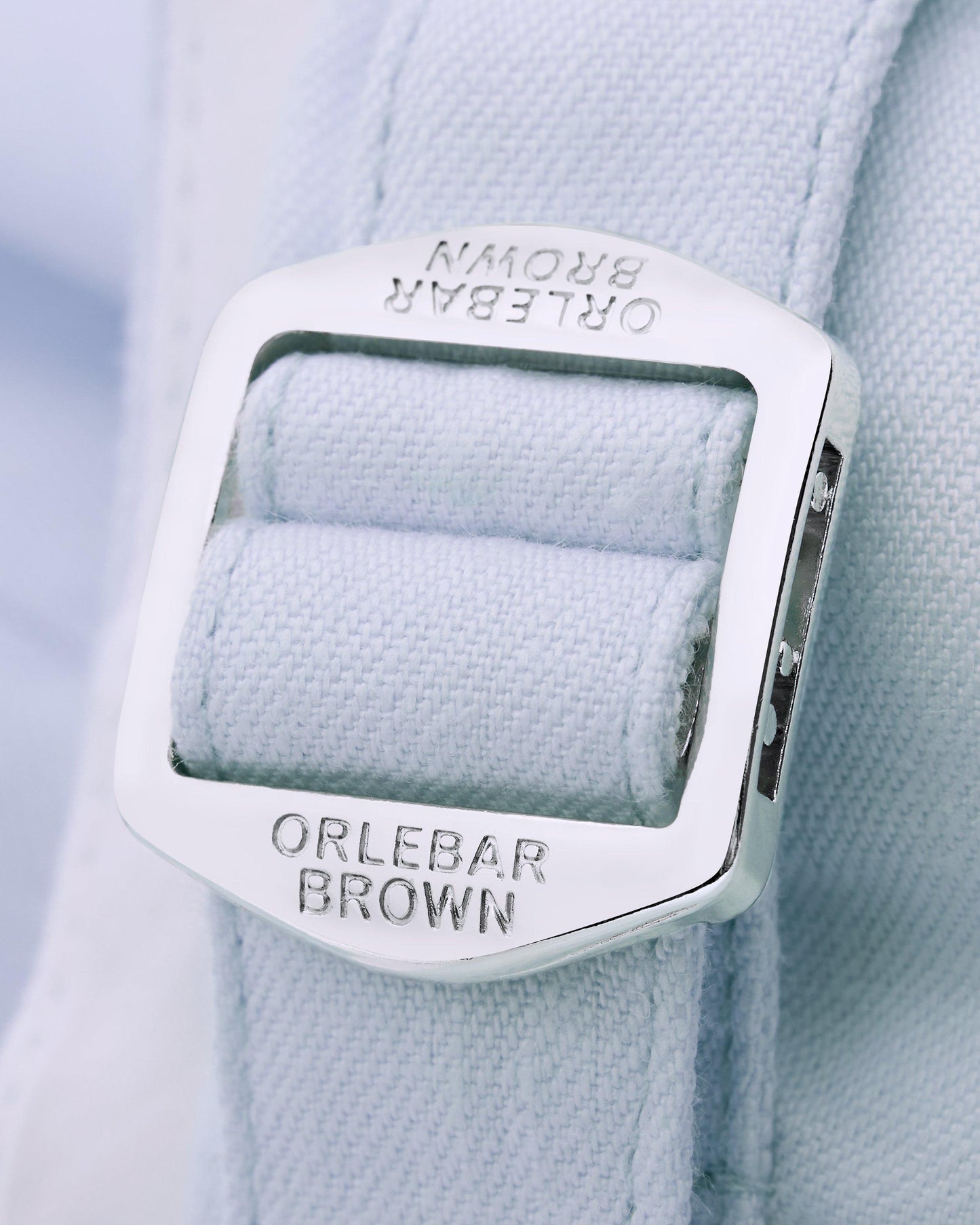 Norwich Linen - Mens Hush Tailored Fit Linen Shorts Buckle Detail View