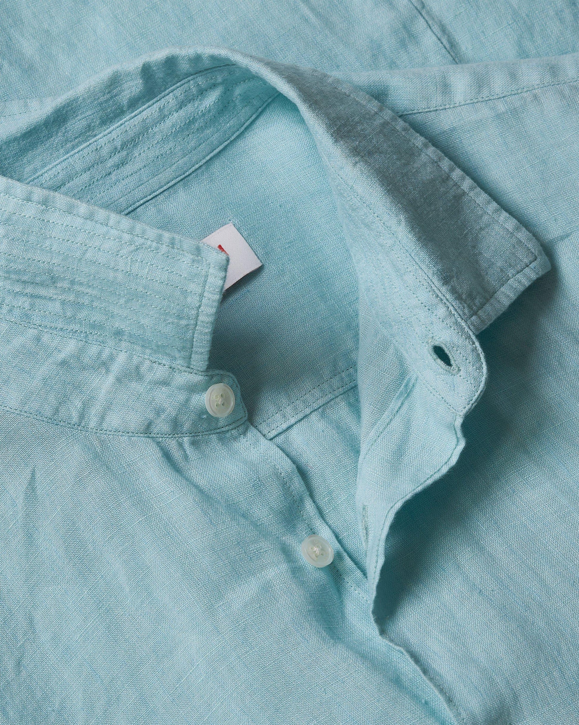 Giles - Tailored Fit Classic Collar Linen Shirt Woven In Italy in Light Sky Pool colour Detail Collar
