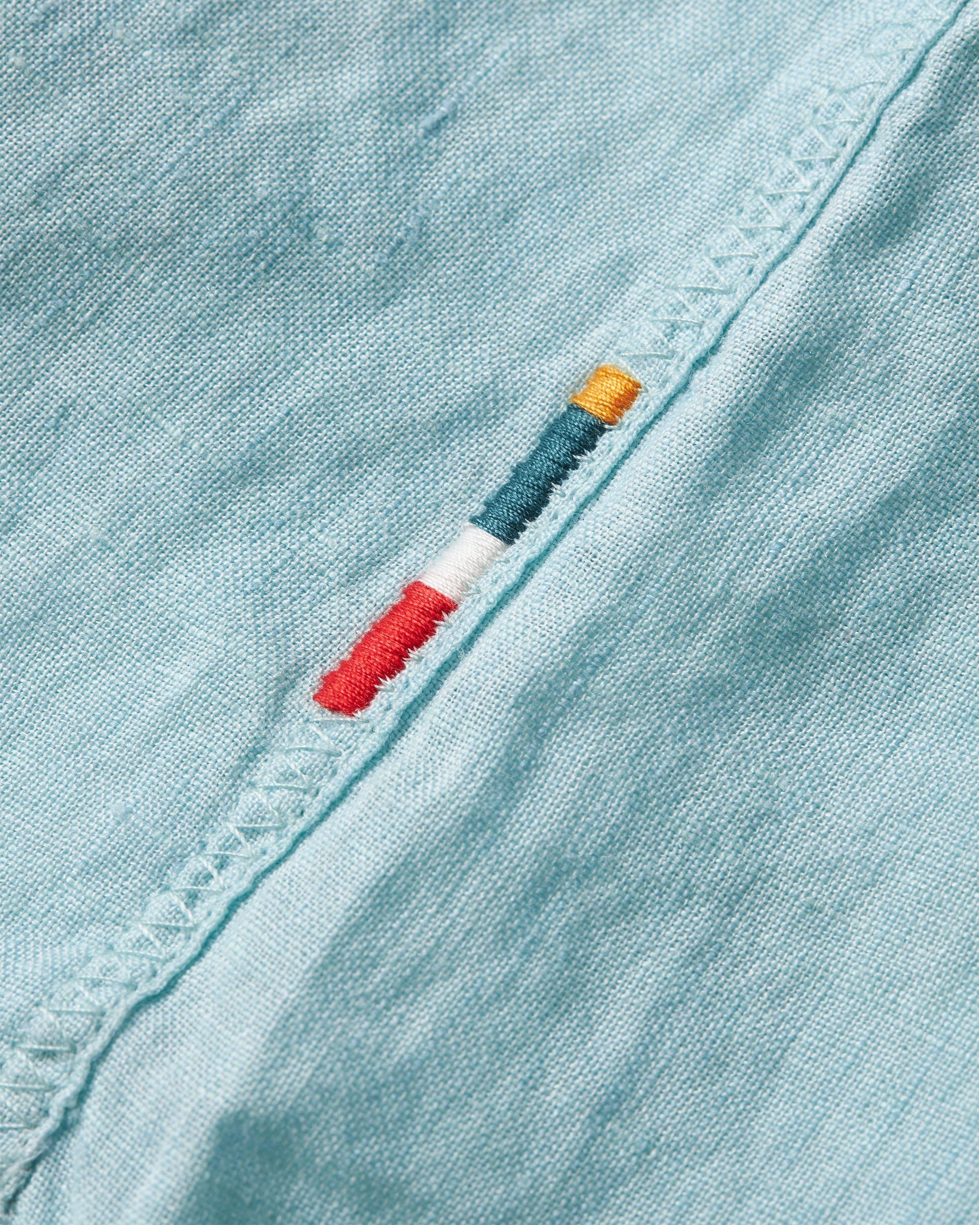 Giles - Tailored Fit Classic Collar Linen Shirt Woven In Italy in Light Sky Pool colour Detail Logo