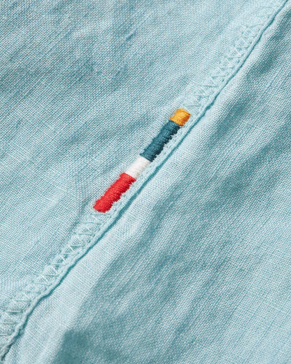 Giles - Tailored Fit Classic Collar Linen Shirt Woven In Italy in Light Sky Pool colour Detail Logo