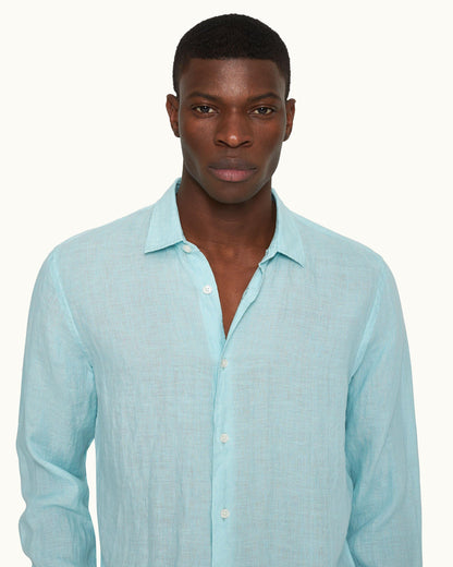 Giles - Tailored Fit Classic Collar Linen Shirt Woven In Italy in Light Sky Pool colour Detail