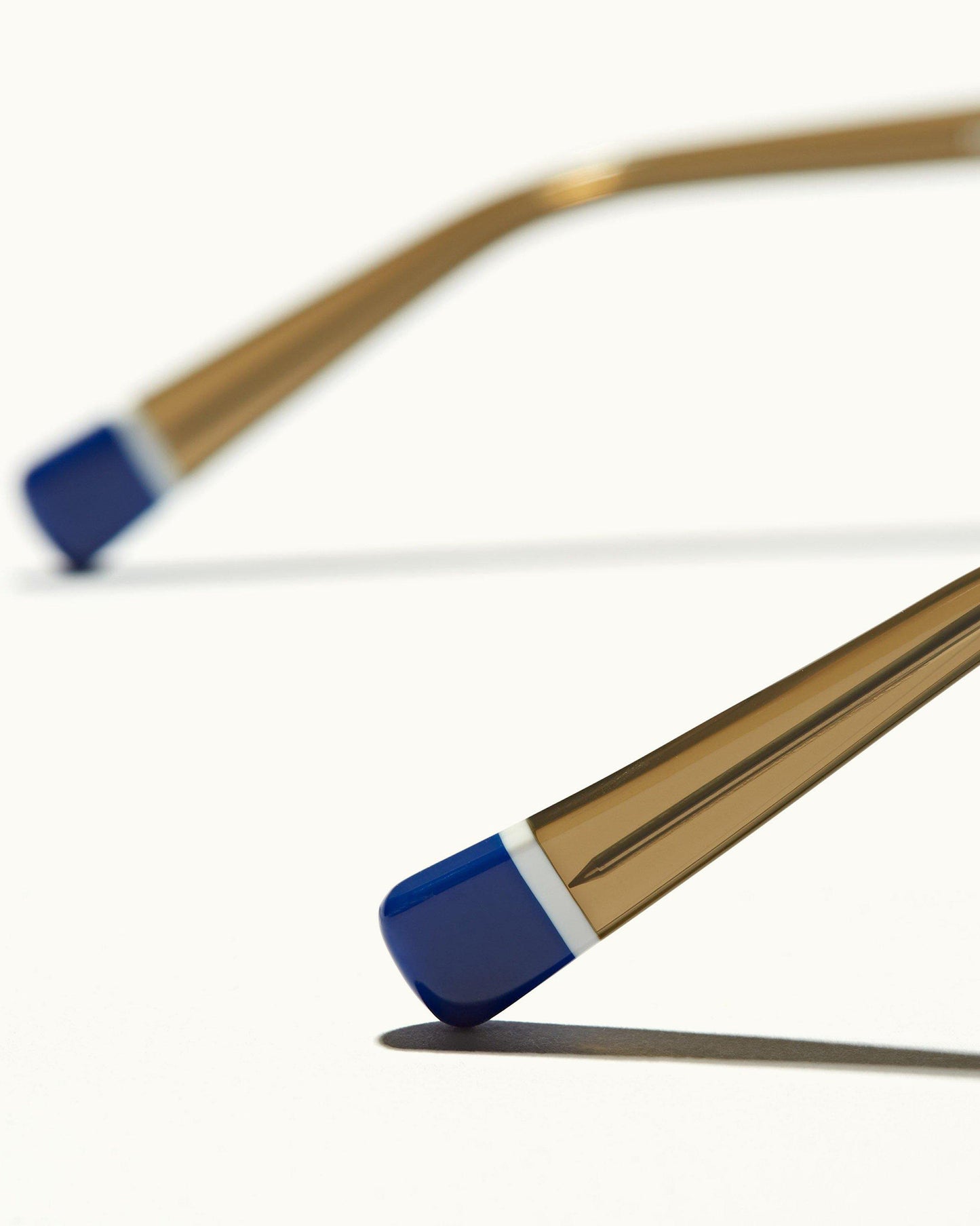Harlyn - Mens Sage Round Sunglasses Detail 1 View