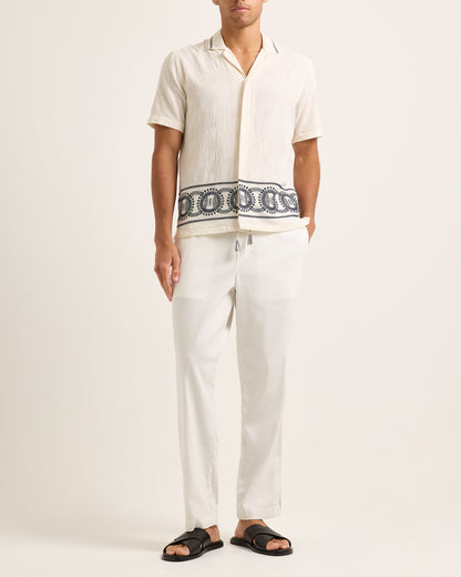 Maitan - Relaxed Fit Short Sleeve Jacquard Linen Resort Shirt In White Sand And Night Iris Model Front View
