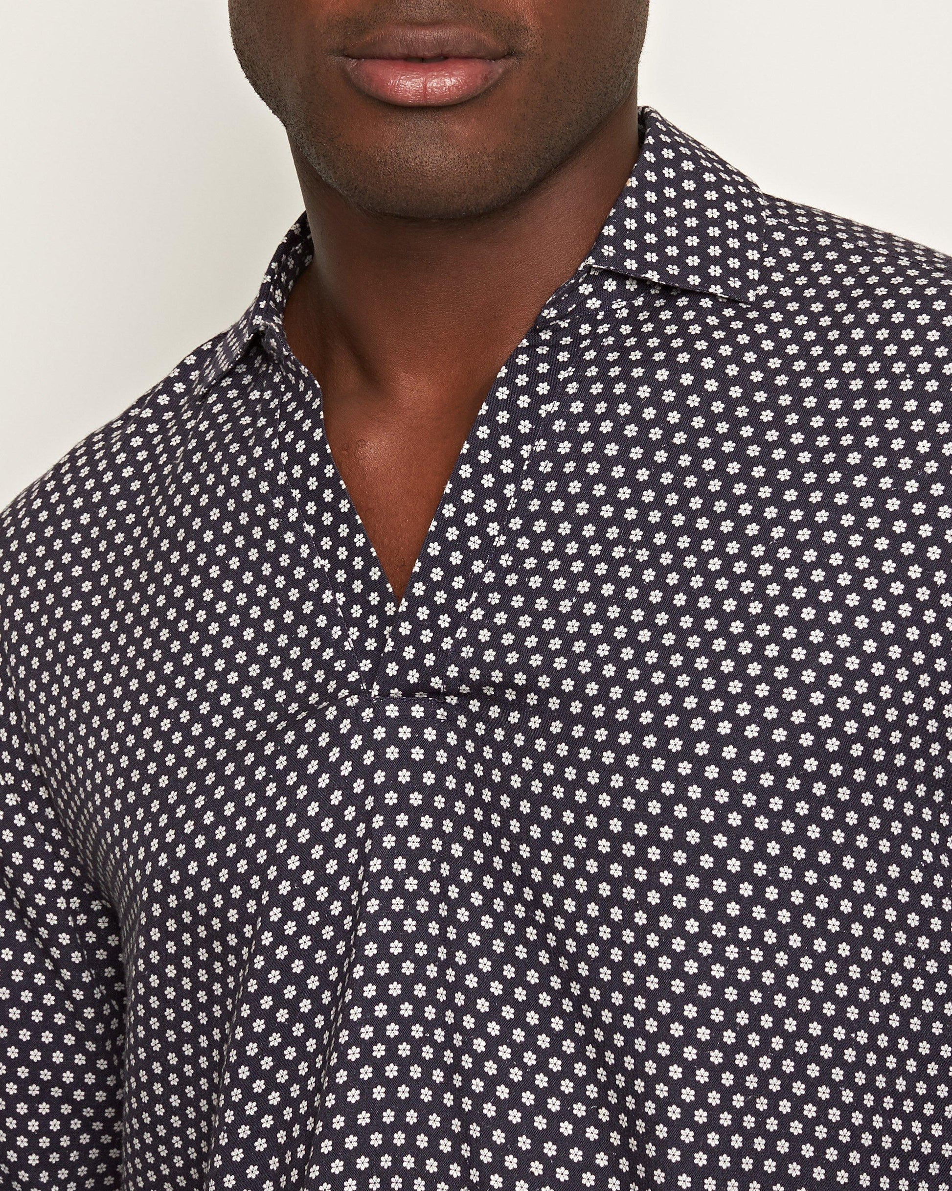 Ridley - Mens Night Iris/White Floret Classic Collar Relaxed Fit Shirt Detail View