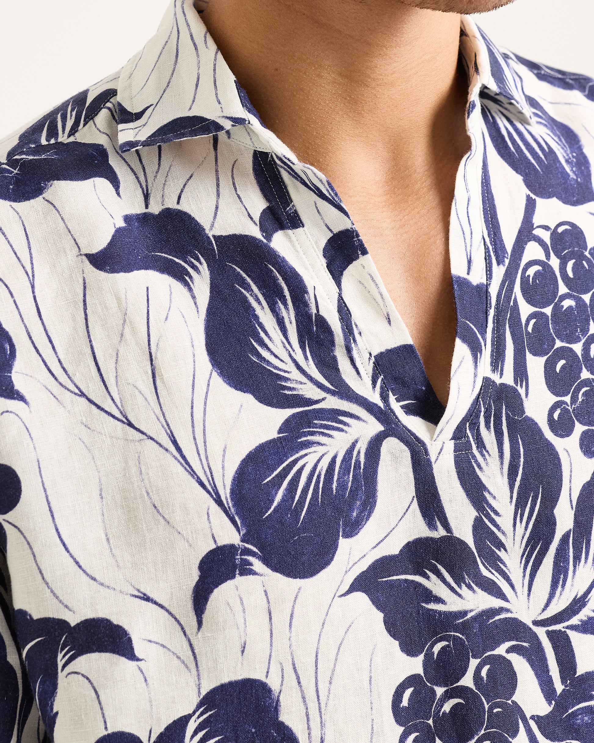 Ridley Linen - Relaxed Fit Long Sleeve Overhead Shirt In Night Iris Detail View