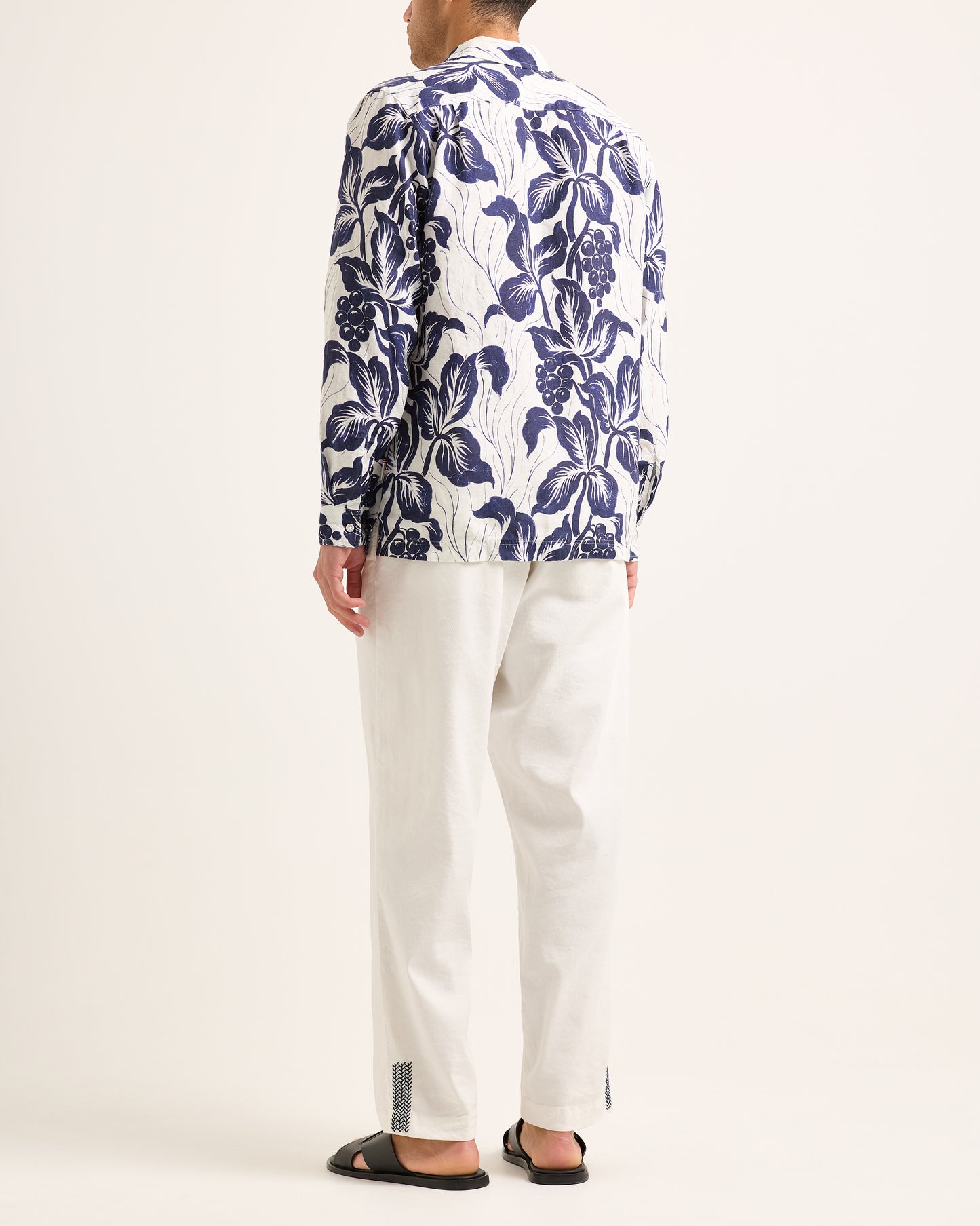 Ridley Linen - Relaxed Fit Long Sleeve Overhead Shirt In Night Iris Model Back View