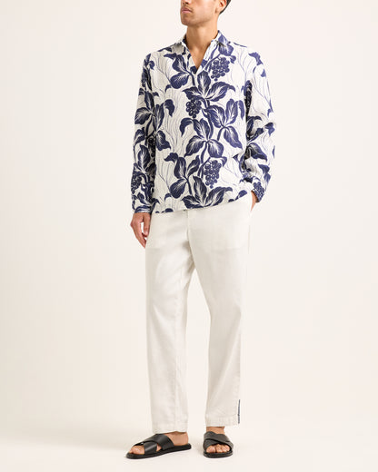 Ridley Linen - Relaxed Fit Long Sleeve Overhead Shirt In Night Iris Model Front View